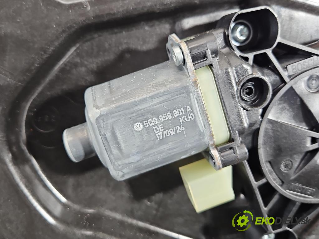 Skoda Octavia IV 2019- 1.5 TSI 150 HP automatic 110 kW 1498 cm3 5- mechanizmus okna predné ľavý 5E3837655B