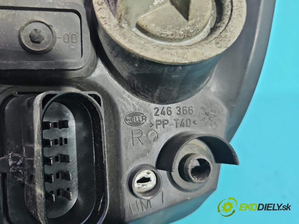 Skoda Fabia I 1999-2007 1.4 16V 75 HP manual 55 kW 1390 cm3 4- Reflektor: pravý  (Svetlo predné pravé)