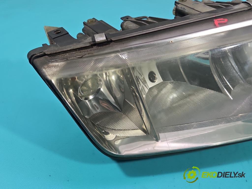 Skoda Fabia I 1999-2007 1.4 16V 75 HP manual 55 kW 1390 cm3 4- Reflektor: pravý  (Svetlo predné pravé)