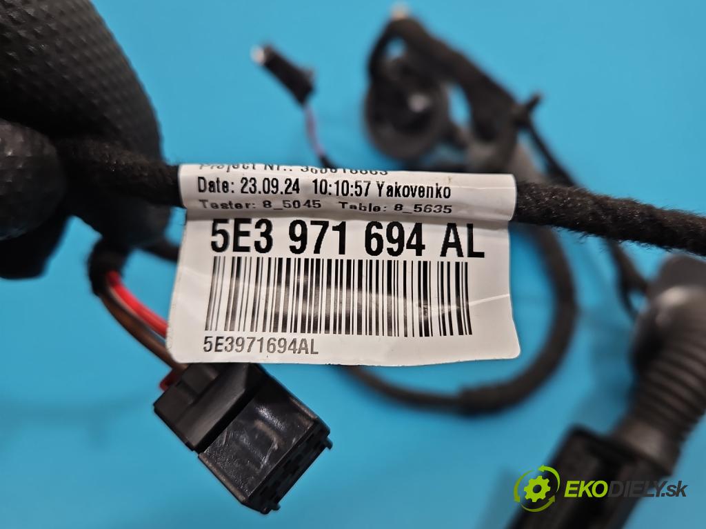 Skoda Octavia IV 2019- 1.5 TSI 150 HP automatic 110 kW 1498 cm3 5- Zväzok: dvere zadné pravých 5E3971694AL