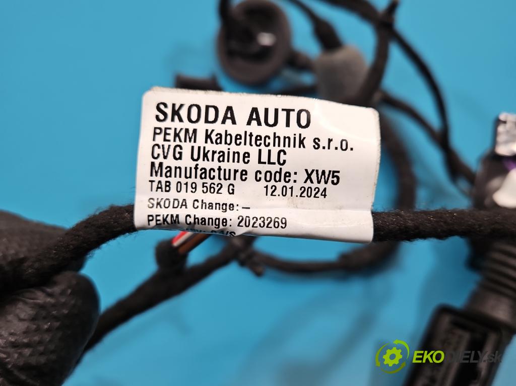 Skoda Octavia IV 2019- 1.5 TSI 150 HP automatic 110 kW 1498 cm3 5- Zväzok: dvere zadné pravých 5E3971694AL