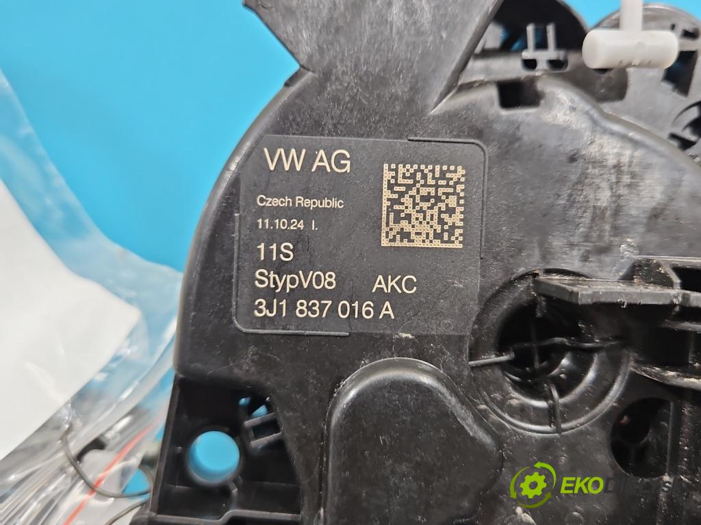 Skoda Octavia IV 2019- 1.5 TSI 150 HP automatic 110 kW 1498 cm3 5- zámok predné pravý 3J1837016A