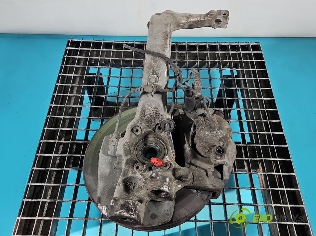 Audi A6 C5 1997-2004 2.4 v6 170 hp manual 125 kW 2393 cm3 4- náboj pravé  (Náboj kola)