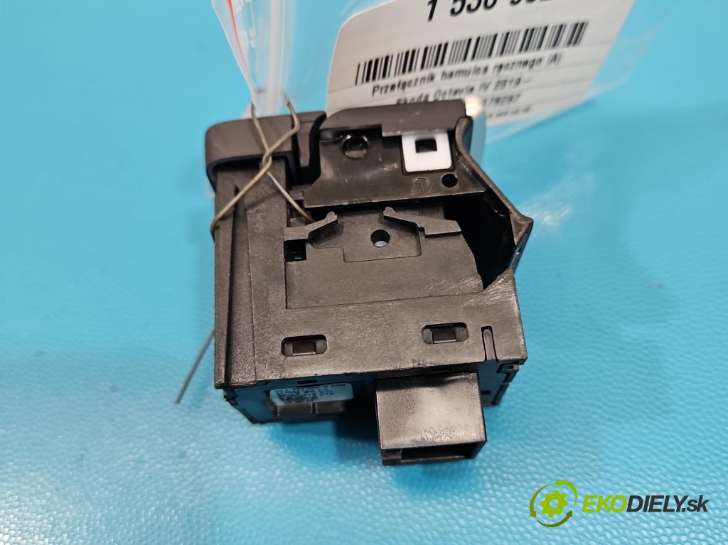 Skoda Octavia IV 2019- 1.5 TSI 150 HP automatic 110 kW 1498 cm3 5- prepínač brzda: ručný 5E4927225B (Prepínacie páčky pod volantom)