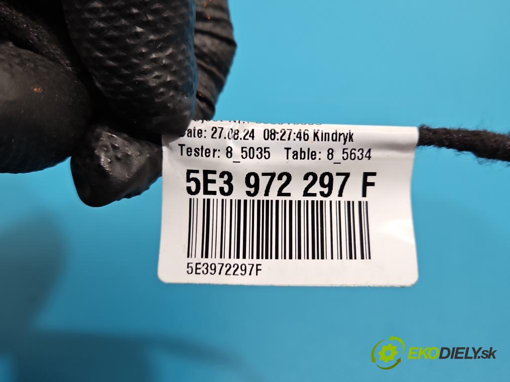 Skoda Octavia IV 2019- 1.5 TSI 150 HP automatic 110 kW 1498 cm3 5- Zväzok: dvere predné pravých 5E3972297F