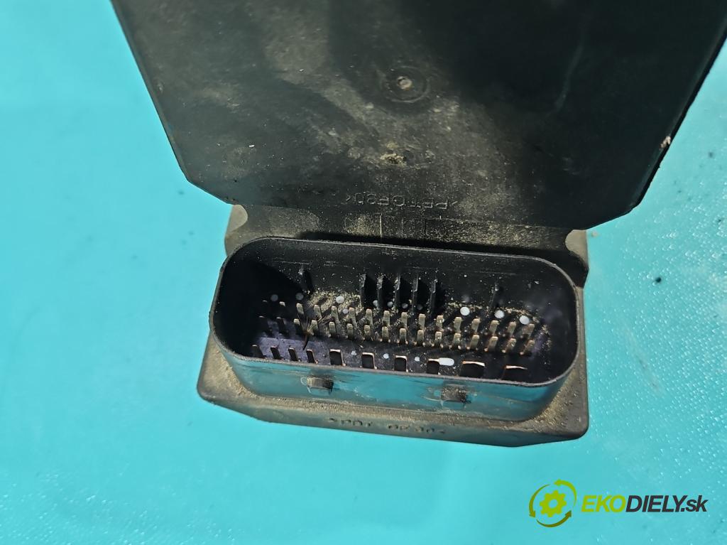 Audi A6 C5 1997-2004 2.4 v6 170 HP manual 125 kW 2393 cm3 4- čerpadlo abs 0265225124 (Pumpa ABS)