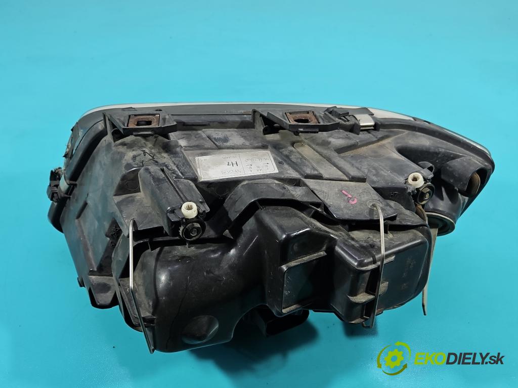 Audi A6 C5 1997-2004 2.4 v6 170 hp manual 125 kW 2393 cm3 4- světlo pravý  (Pravé přední světlo)