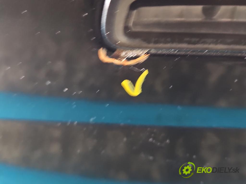 Opel Vectra C 2002-2008 1.9d 150 hp manual 110 kW 1910 cm3 5- zadní kufrové dveře  (Zadní kapota (kufr))