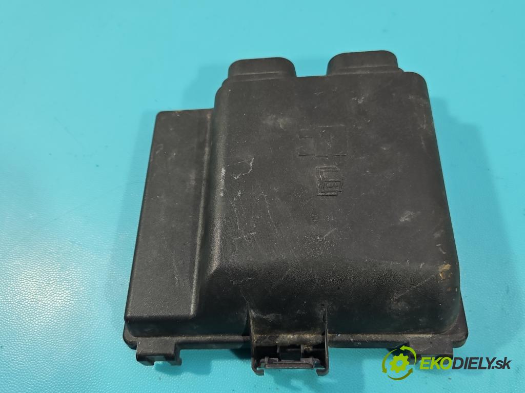 Ford Focus Mk4 2018- 1.5 TDCI 120 hp automatic 88 kW 1499 cm3 5- skříňka pojistková 9581132549 (Pojistková skříňka)