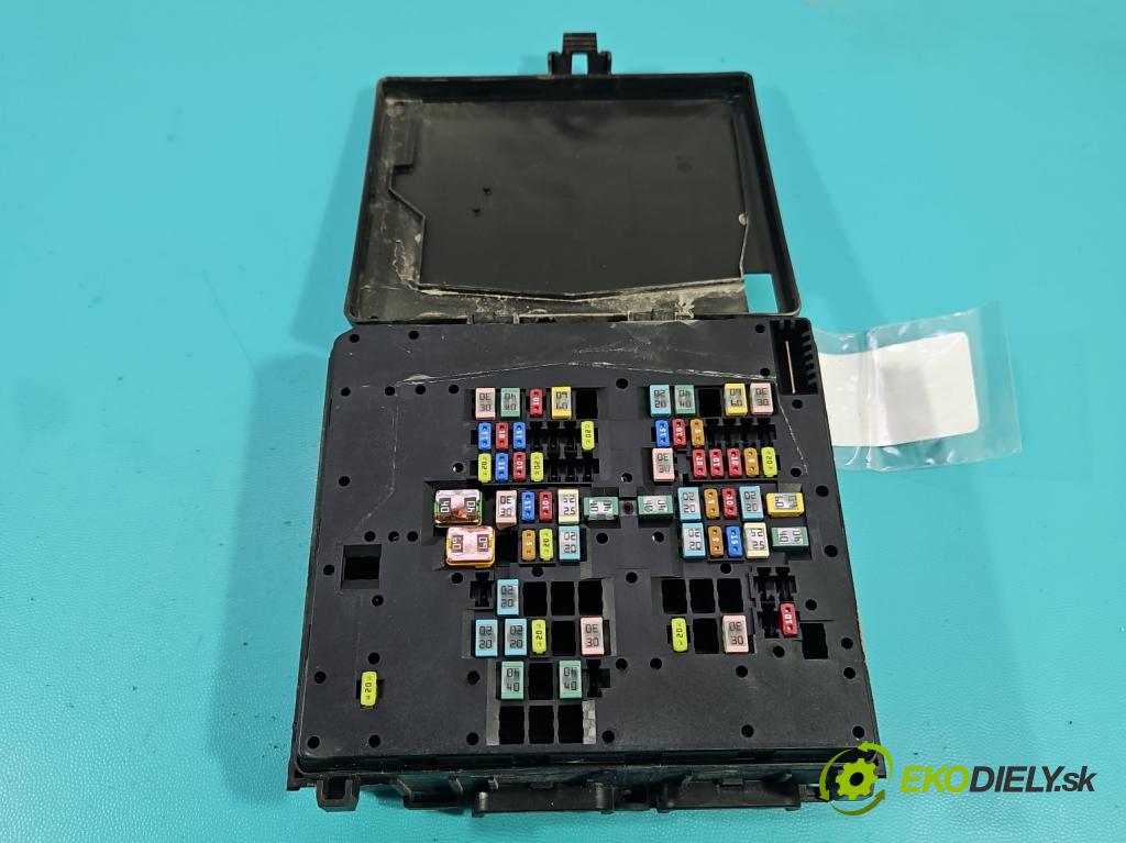 Ford Focus Mk4 2018- 1.5 TDCI 120 hp automatic 88 kW 1499 cm3 5- skříňka pojistková 9581132549 (Pojistková skříňka)