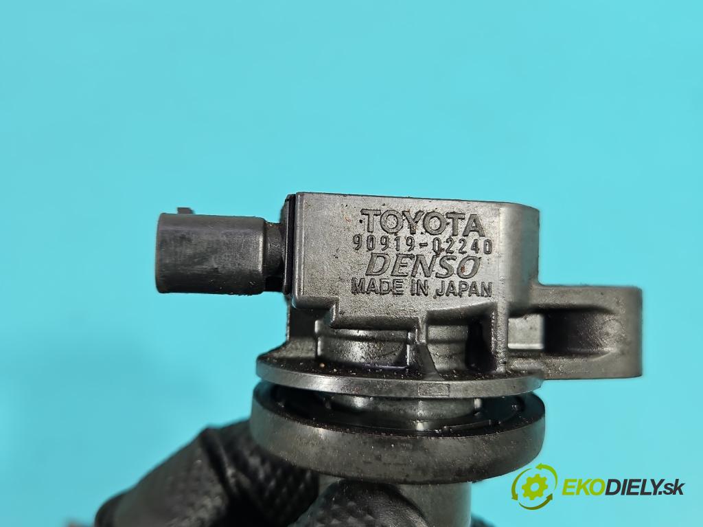 Toyota Yaris I 1999-2005 1.0 vvti 68 HP manual 50 kW 998 cm3 3- cievka zapaľovacia 90919-02240 (Zapaľovacia cievka)