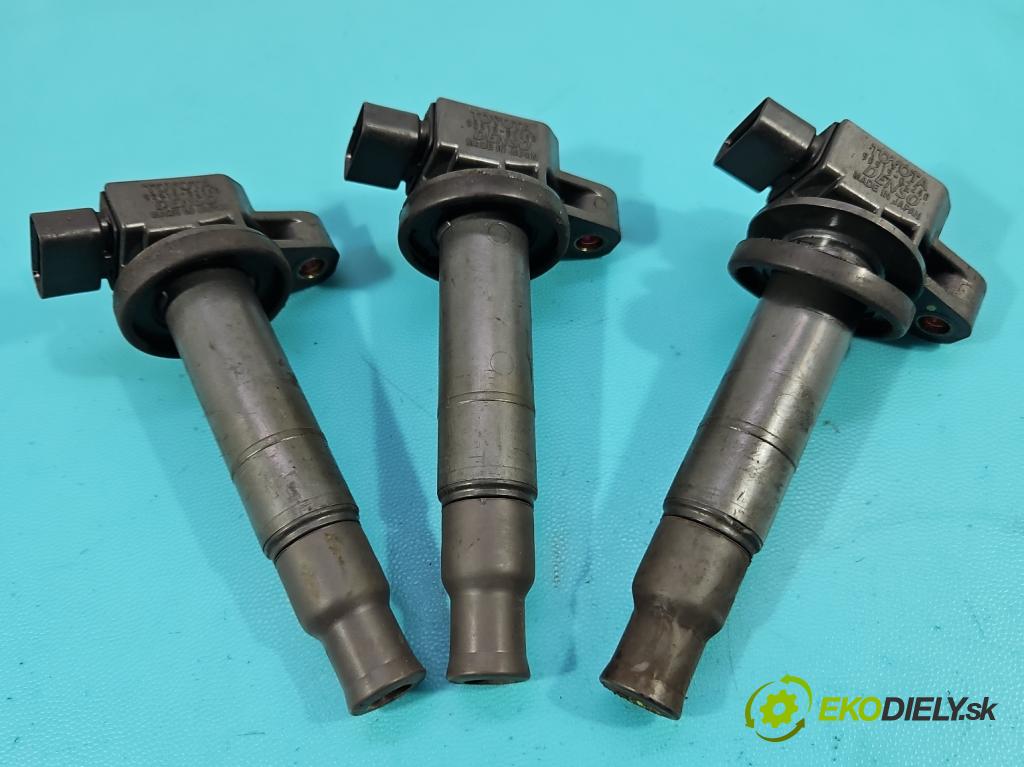 Toyota Yaris I 1999-2005 1.0 vvti 68 HP manual 50 kW 998 cm3 3- cievka zapaľovacia 90919-02240 (Zapaľovacia cievka)