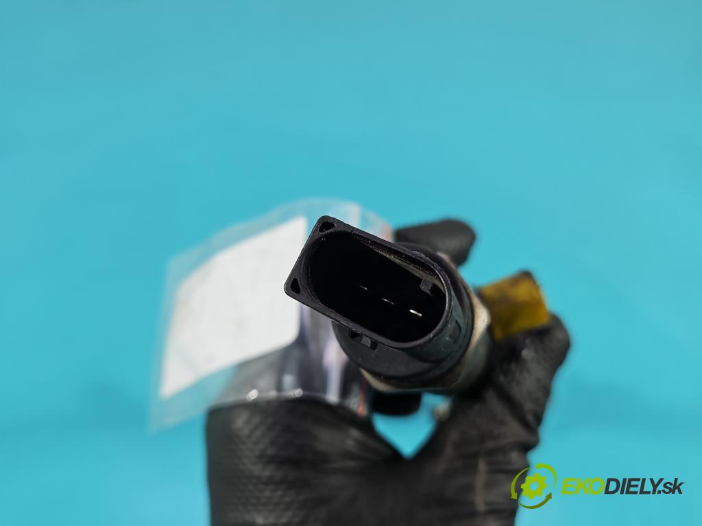 Mercedes Vaneo 1.7 cdi 91 KM manual 67 kW 1689 cm3 5- lišta vstrekovacia 0445214005 (Vstrekovacia lišta)