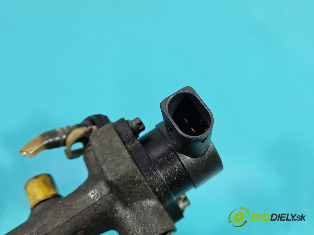 Mercedes Vaneo 1.7 cdi 91 KM manual 67 kW 1689 cm3 5- lišta vstrekovacia 0445214005 (Vstrekovacia lišta)