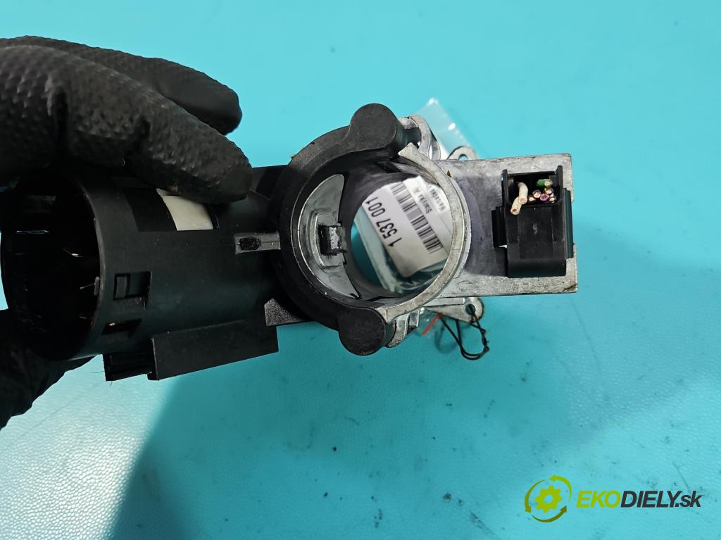 Mercedes Vaneo 1.7 cdi 91 KM manual 67 kW 1689 cm3 5- Spínačka  (Spínacia skrinka)