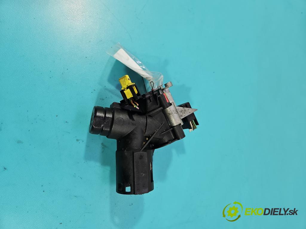 Mercedes Vaneo 1.7 cdi 91 KM manual 67 kW 1689 cm3 5- Spínačka  (Spínacia skrinka)