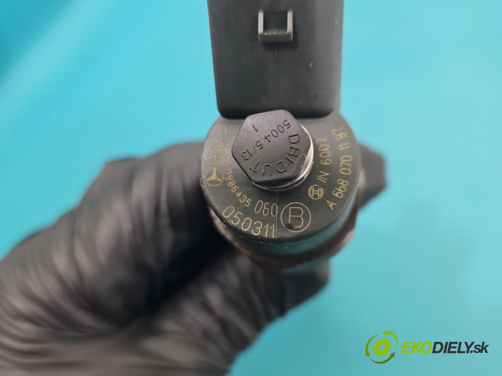 Mercedes Vaneo 1.7 cdi 91 KM manual 67 kW 1689 cm3 5- vstrek 0986435060 (Vstrekovač paliva)