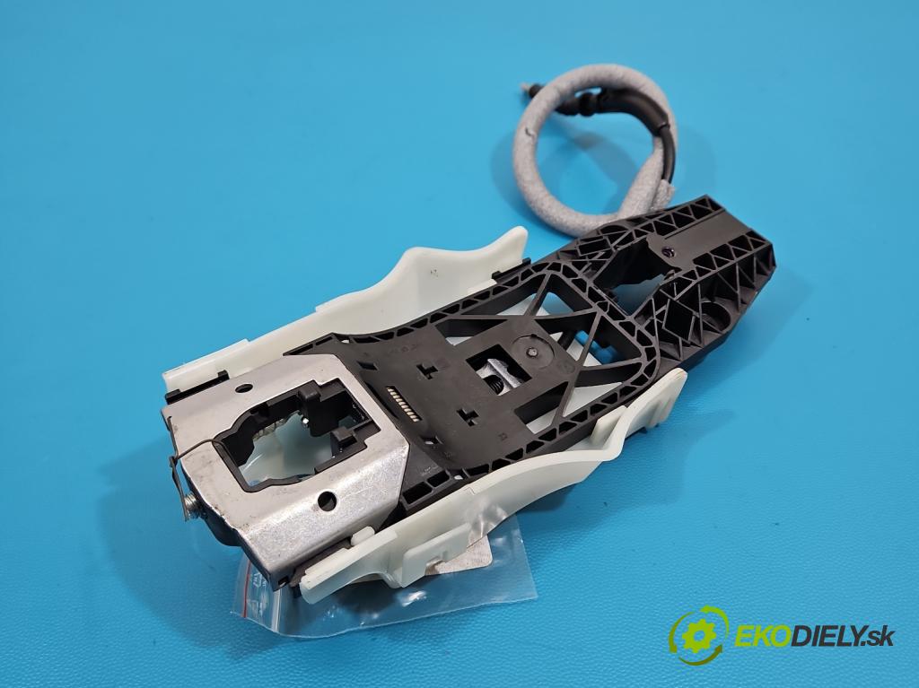 Skoda Octavia IV 2019- 1.5 TSI 150 HP automatic 110 kW 1498 cm3 5- rukoväť predné ľavé mimo: 8V0837885 (Kľučka dverí vonkajšia predná ľavá)