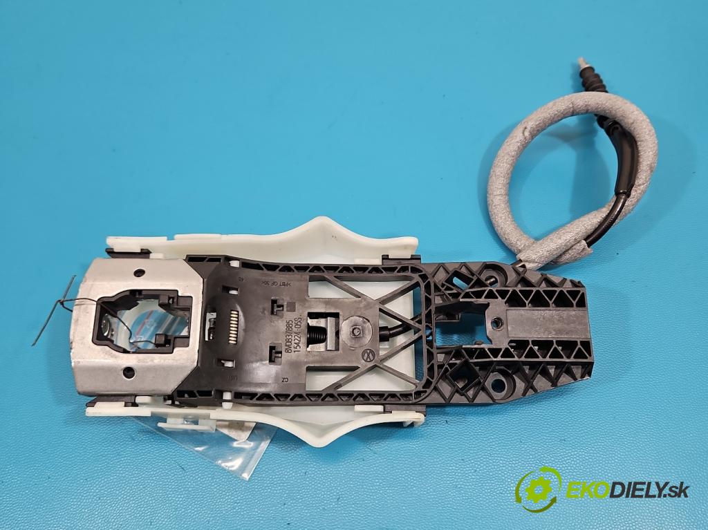 Skoda Octavia IV 2019- 1.5 TSI 150 HP automatic 110 kW 1498 cm3 5- rukoväť predné ľavé mimo: 8V0837885 (Kľučka dverí vonkajšia predná ľavá)