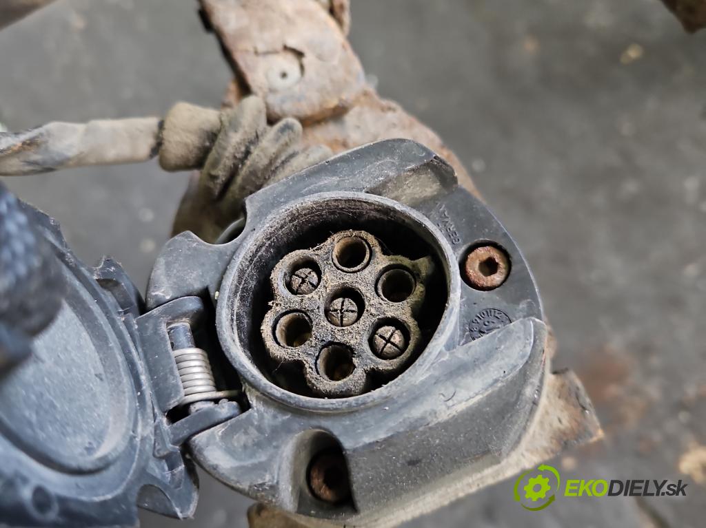 Skoda Octavia I 1996-2010 1.9 tdi 110 hp manual 81 kW 1896 cm3 5- oko tažné  (Tažné zařízení)