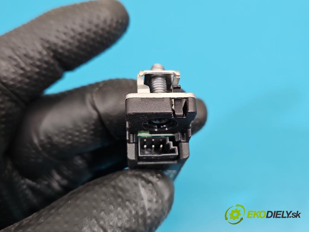 Skoda Octavia IV 2019- 1.5 TSI 150 HP automatic 110 kW 1498 cm3 5- Zesilovač: 5E7035577B (Zosilňovač)