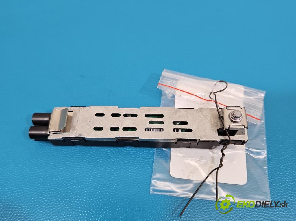 Skoda Octavia IV 2019- 1.5 TSI 150 HP automatic 110 kW 1498 cm3 5- Zesilovač: 5E7035577B (Zosilňovač)