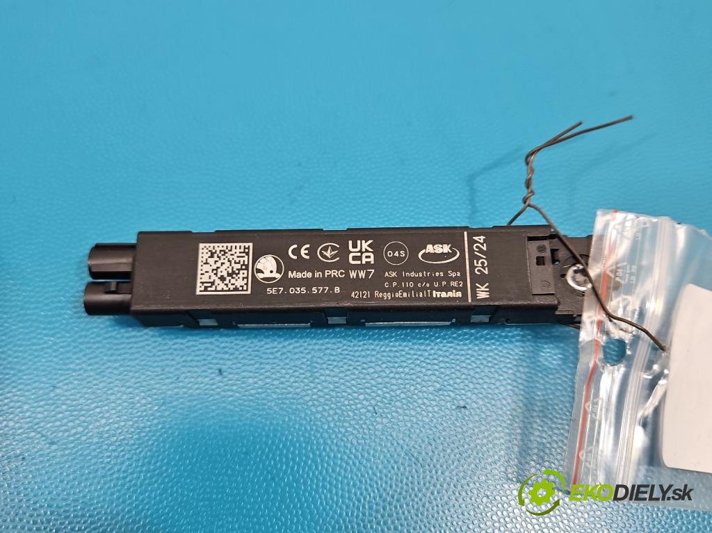 Skoda Octavia IV 2019- 1.5 TSI 150 HP automatic 110 kW 1498 cm3 5- Zesilovač: 5E7035577B (Zosilňovač)