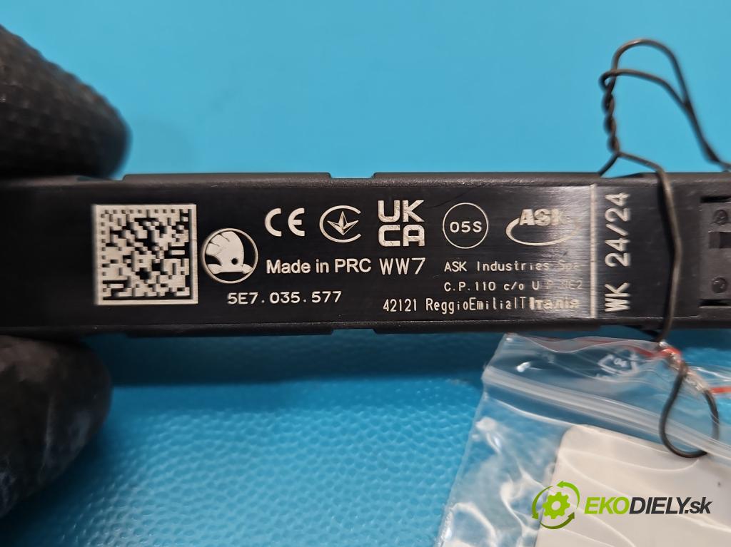 Skoda Octavia IV 2019- 1.5 TSI 150 HP automatic 110 kW 1498 cm3 5- Zesilovač: 5E7035577 (Zosilňovač)