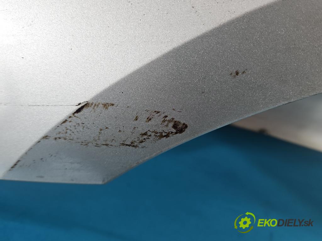 Peugeot 307 2.0 HDI 107 HP manual 79 kW 1997 cm3 5- blatnik přední levý  (Levý přední blatník)