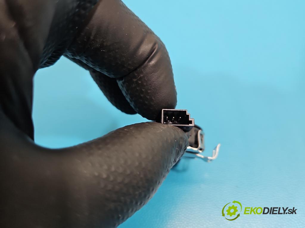 Skoda Octavia IV 2019- 1.5 TSI 150 HP automatic 110 kW 1498 cm3 5- snímač déšť: 81A955555B (Snímač dažďa)