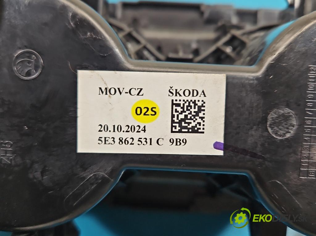 Skoda Octavia IV 2019- 1.5 TSI 150 HP automatic 110 kW 1498 cm3 5- Rukojeť: na nápoje: 5E3862531C (Držiak (úchyt) na nápoje)