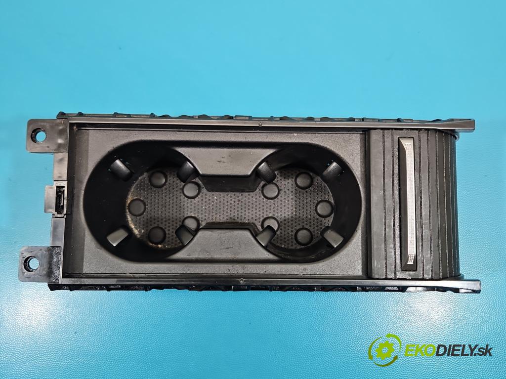 Skoda Octavia IV 2019- 1.5 TSI 150 HP automatic 110 kW 1498 cm3 5- Rukojeť: na nápoje: 5E3862531C (Držiak (úchyt) na nápoje)