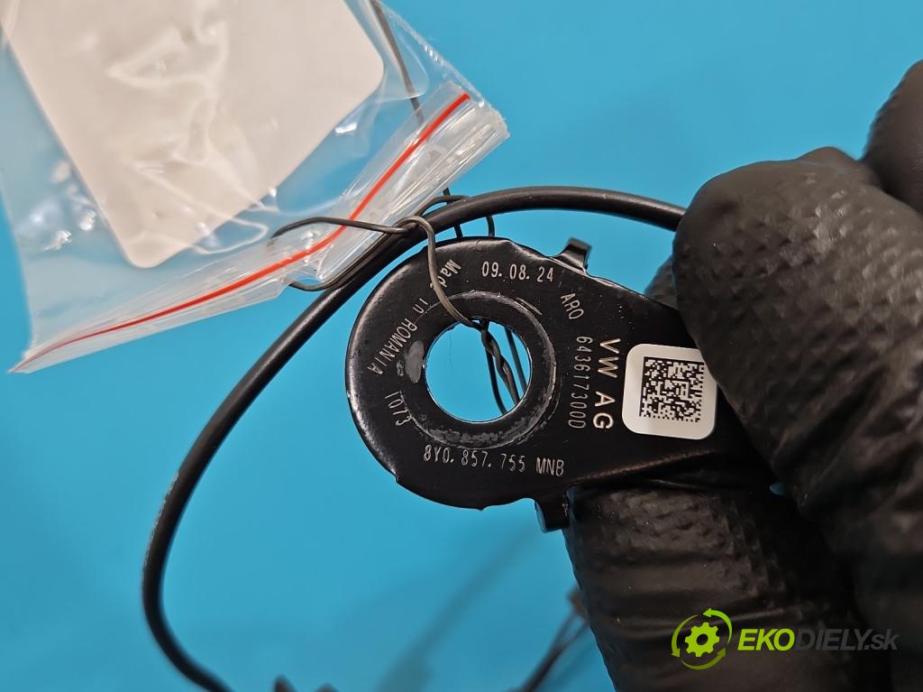 Skoda Octavia IV 2019- 1.5 TSI 150 HP automatic 110 kW 1498 cm3 5- pas bezpečnosť: predné pravý 8Y0857755