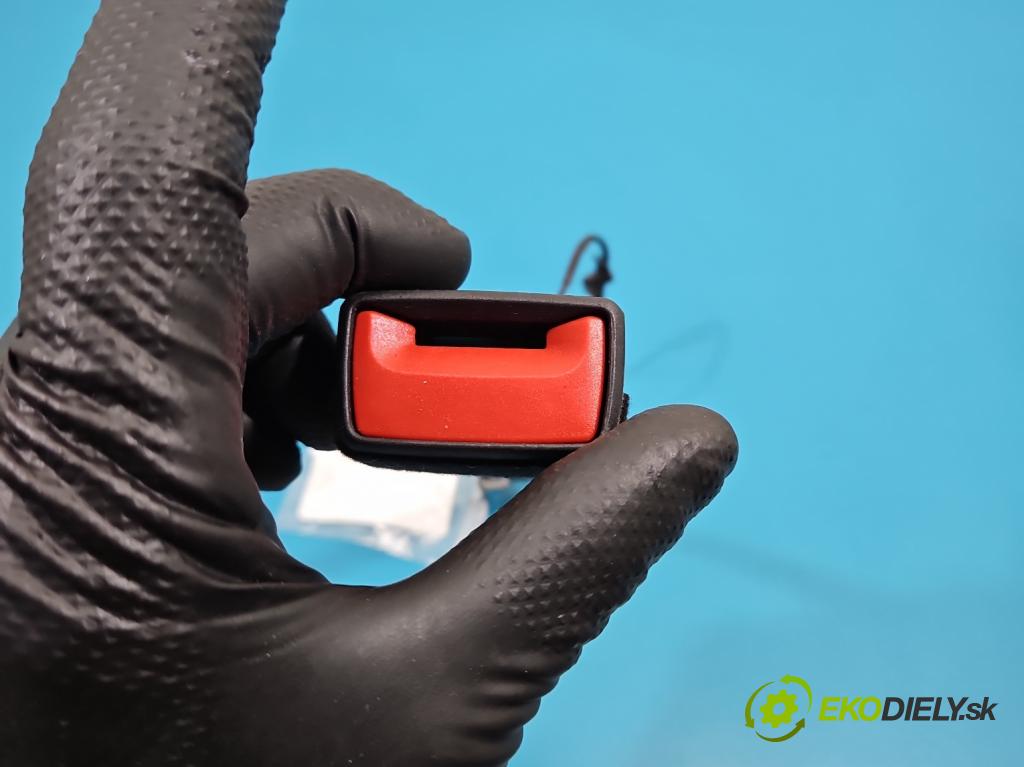 Skoda Octavia IV 2019- 1.5 TSI 150 HP automatic 110 kW 1498 cm3 5- pas bezpečnosť: predné pravý 8Y0857755