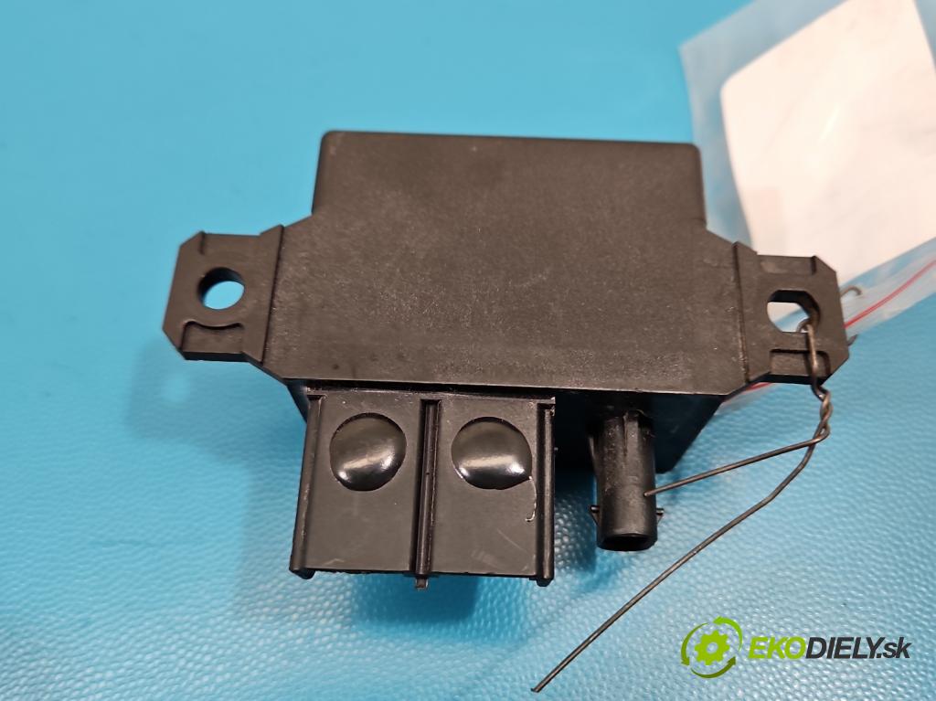Bmw X5 F15 2013-2018 3.0d 258 HP automatic 190 kW 2993 cm3 5- Relé: ventilátoru 9198302
