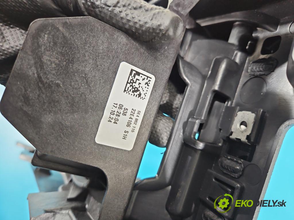 Skoda Octavia IV 2019- 1.5 TSI 150 HP automatic 110 kW 1498 cm3 5- operadlo 5E4863241A (Lakťová opierka)