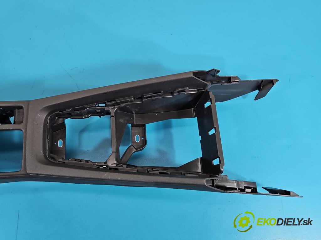 Skoda Octavia IV 2019- 1.5 TSI 150 HP automatic 110 kW 1498 cm3 5- operadlo 5E4863241A (Lakťová opierka)