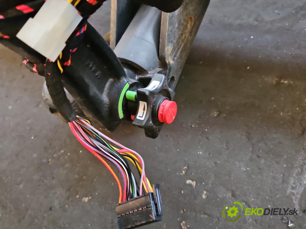 Bmw X5 F15 2013-2018 3.0d 258 hp automatic 190 kW 2993 cm3 5- oko tažné  (Tažné zařízení)