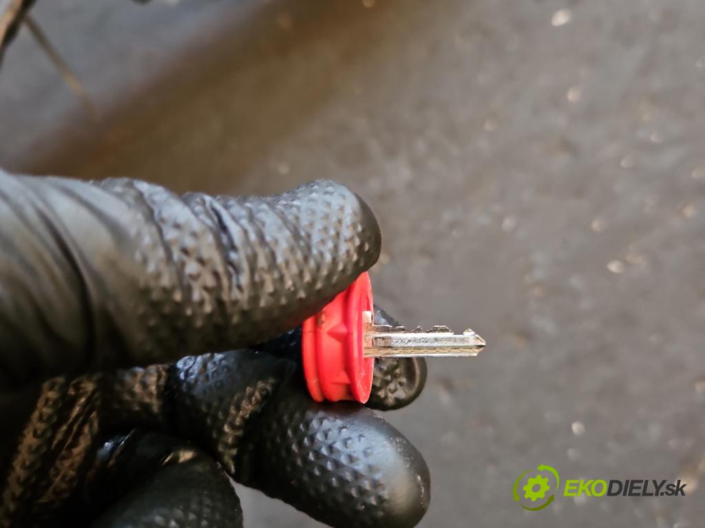 Bmw X5 F15 2013-2018 3.0d 258 hp automatic 190 kW 2993 cm3 5- oko tažné  (Tažné zařízení)