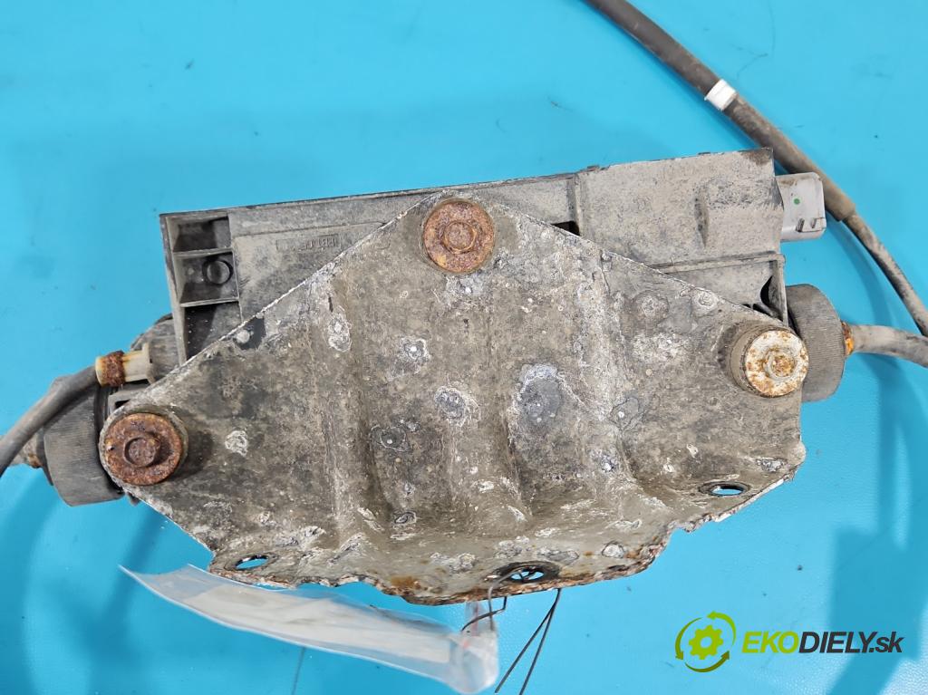 Bmw X5 F15 2013-2018 3.0d 258 HP automatic 190 kW 2993 cm3 5- Brzda manuál: elektrický: P686851401 (Ručná brzda)