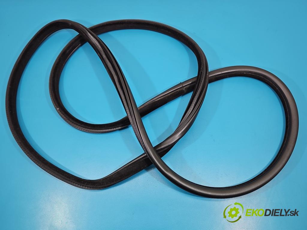 Bmw X5 F15 2013-2018 3.0d 258 hp automatic 190 kW 2993 cm3 5- Těsnění: dveře zadní levé 7289639 (Karoserie ostatní)