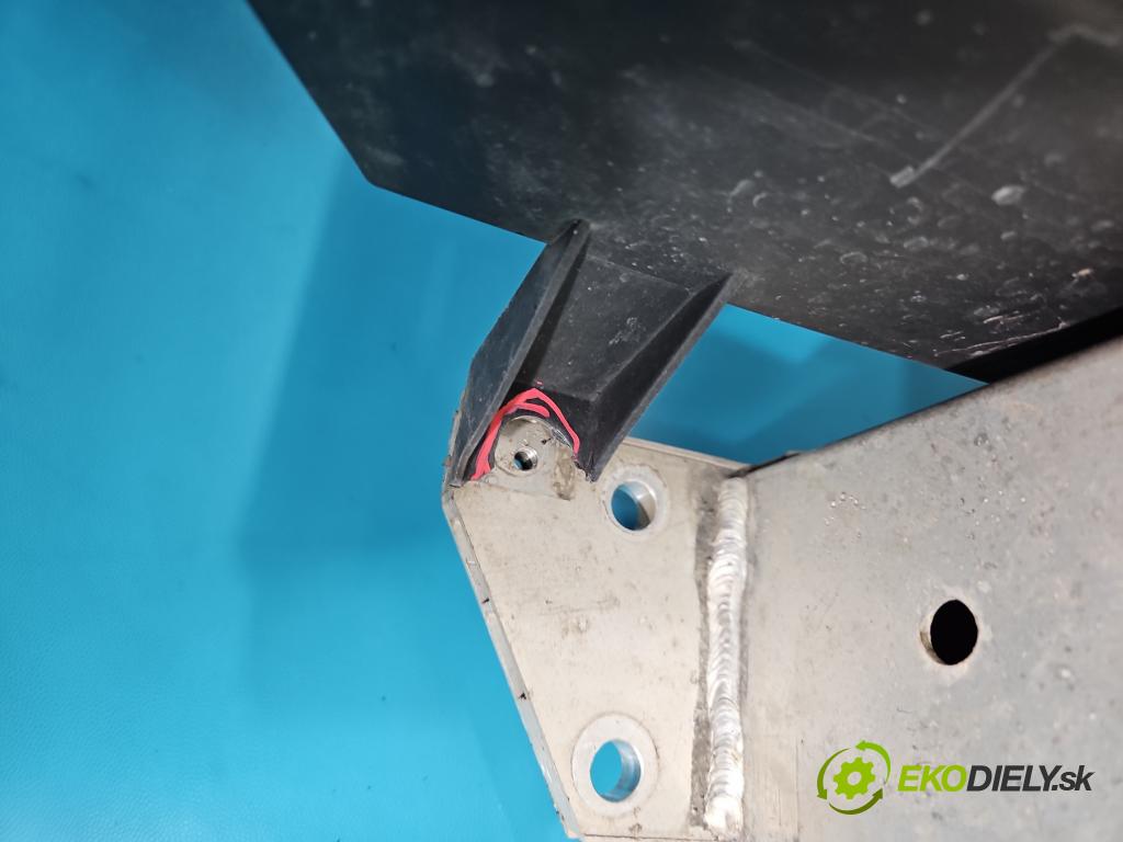 Bmw X5 F15 2013-2018 3.0d 258 hp automatic 190 kW 2993 cm3 5- stěna přední 7308045 (Přední výztuha)