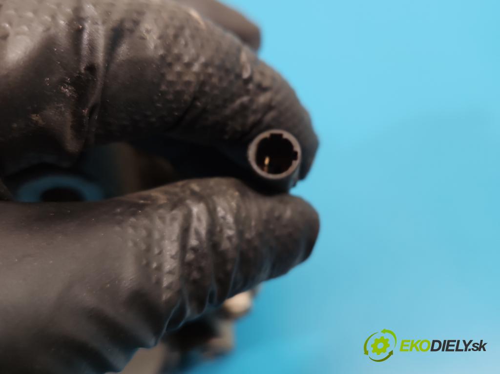 Isuzu D-Max II 2011-2019 2.5 crdi 163 HP manual 120 kW 2499 cm3 2- Kompresor: klimatizácie 8981028241 (Kompresor klimatizácie)