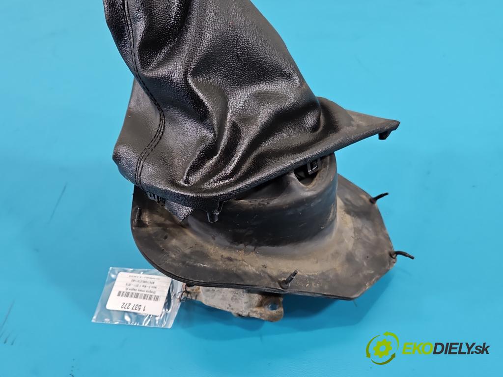 Isuzu D-Max II 2011-2019 2.5d 163 HP manual 120 kW 2499 cm3 2- Páka: Změny: stupeň,rýchlosť  (Rýchlostná páka (kulisa))