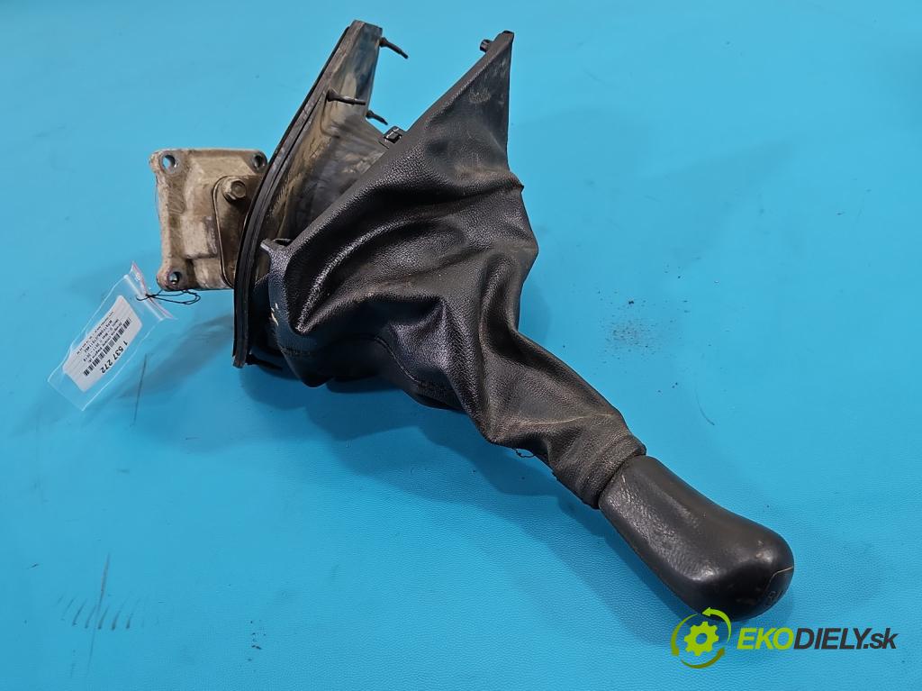 Isuzu D-Max II 2011-2019 2.5d 163 HP manual 120 kW 2499 cm3 2- Páka: Změny: stupeň,rýchlosť  (Rýchlostná páka (kulisa))