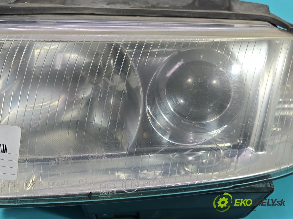 Audi A4 B5 1994-2001 1.6 8v 101 HP manual 74 kW 1595 cm3 4- Reflektor: ľavý  (Kľučka dverí ostatné)