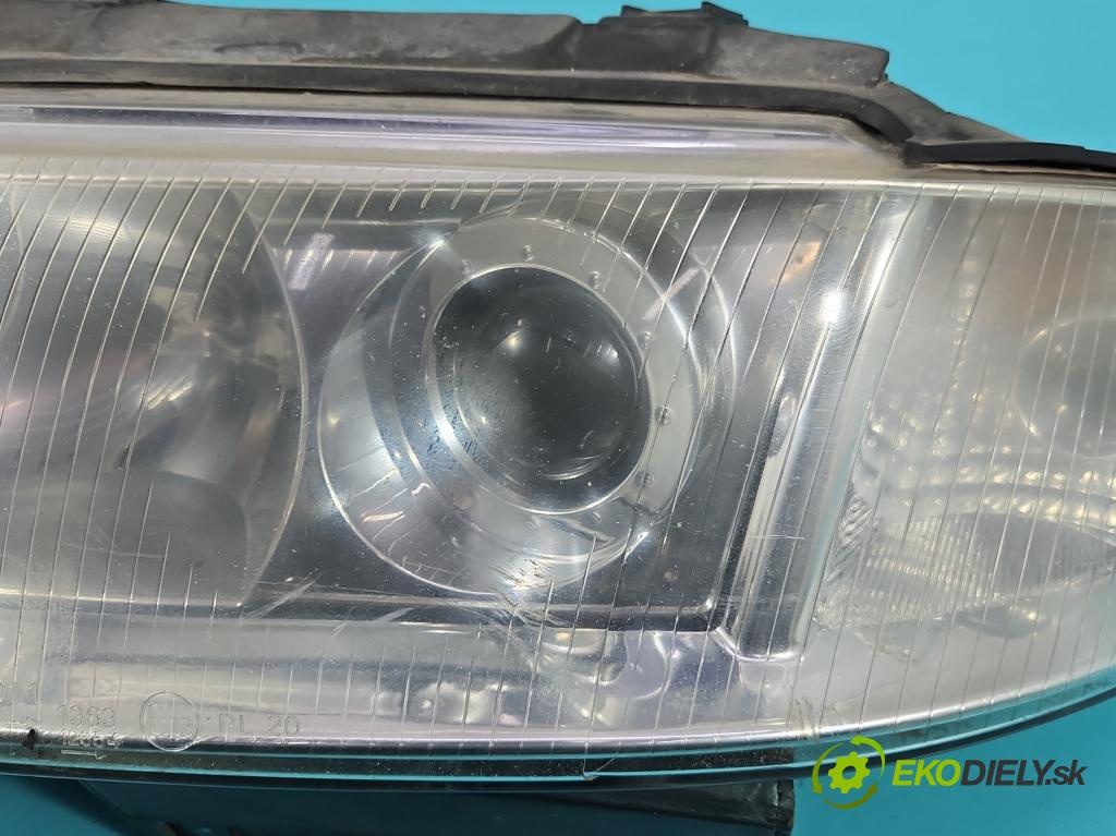 Audi A4 B5 1994-2001 1.6 8v 101 HP manual 74 kW 1595 cm3 4- Reflektor: ľavý  (Kľučka dverí ostatné)