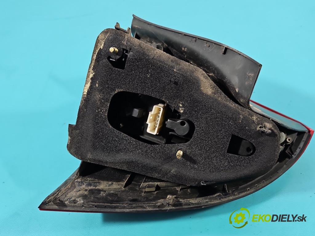 Citroen C5 I 2001-2008 1.8 16V 125 hp manual 92 kW 1749 cm3 5- světlo zadní levé 89032697 (Klika dveří ostatní)