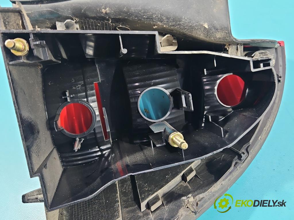 Citroen C5 I 2001-2008 1.8 16V 125 hp manual 92 kW 1749 cm3 5- světlo zadní levé 89032697 (Klika dveří ostatní)