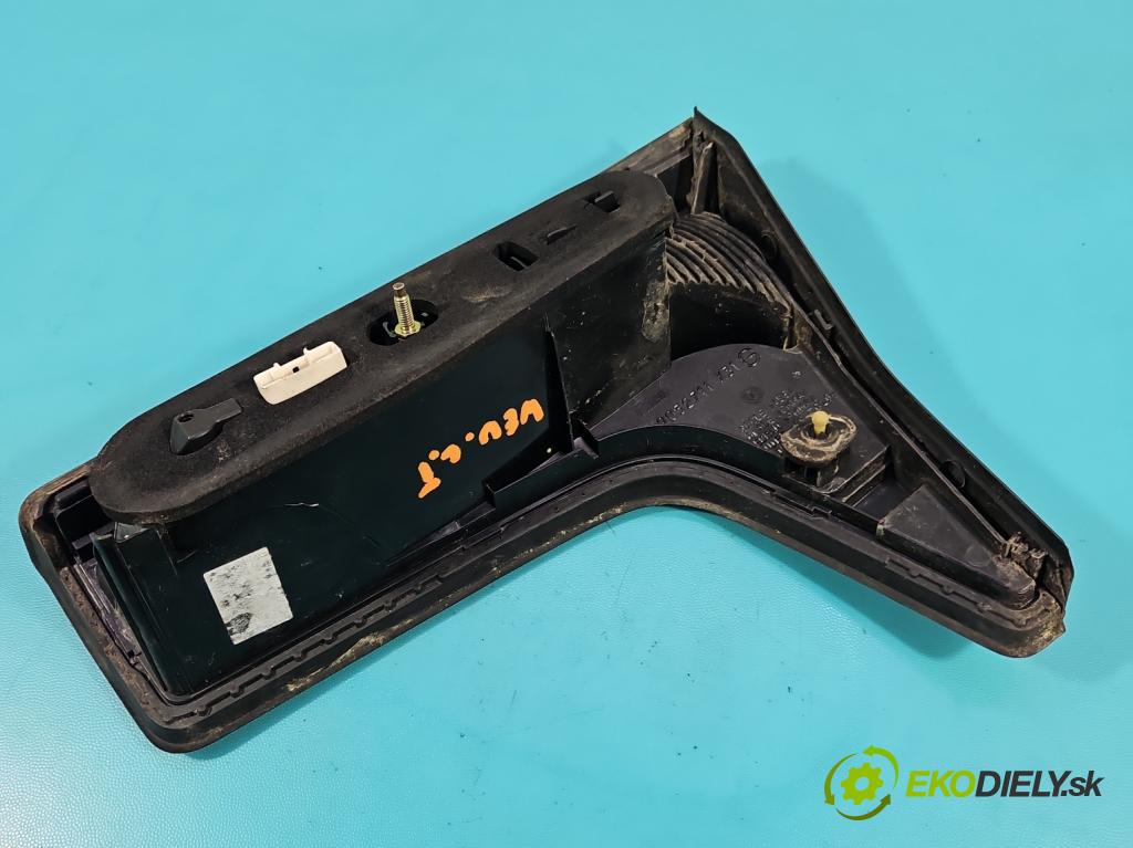 Citroen C5 I 2001-2008 1.8 16V 125 hp manual 92 kW 1749 cm3 5- světlo zadní levé 89032711 (Klika dveří ostatní)